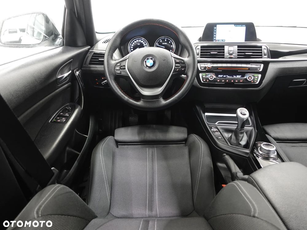 BMW Seria 1 118d xDrive Edition Metropolitan - 24