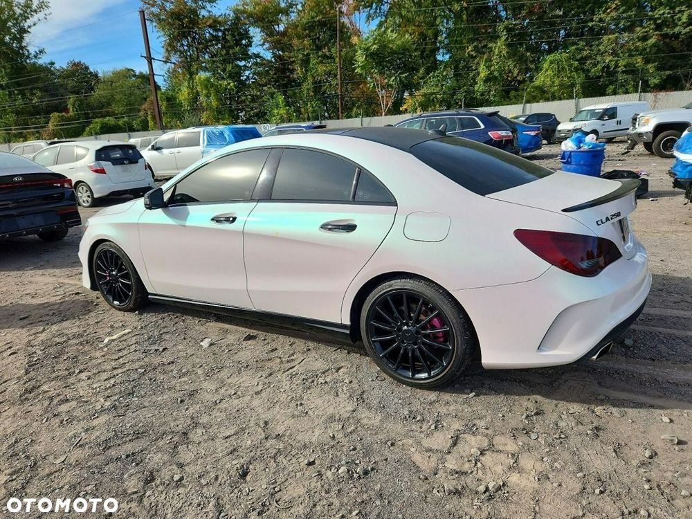 Mercedes-Benz CLA 250 4Matic 7G-DCT AMG Line - 5