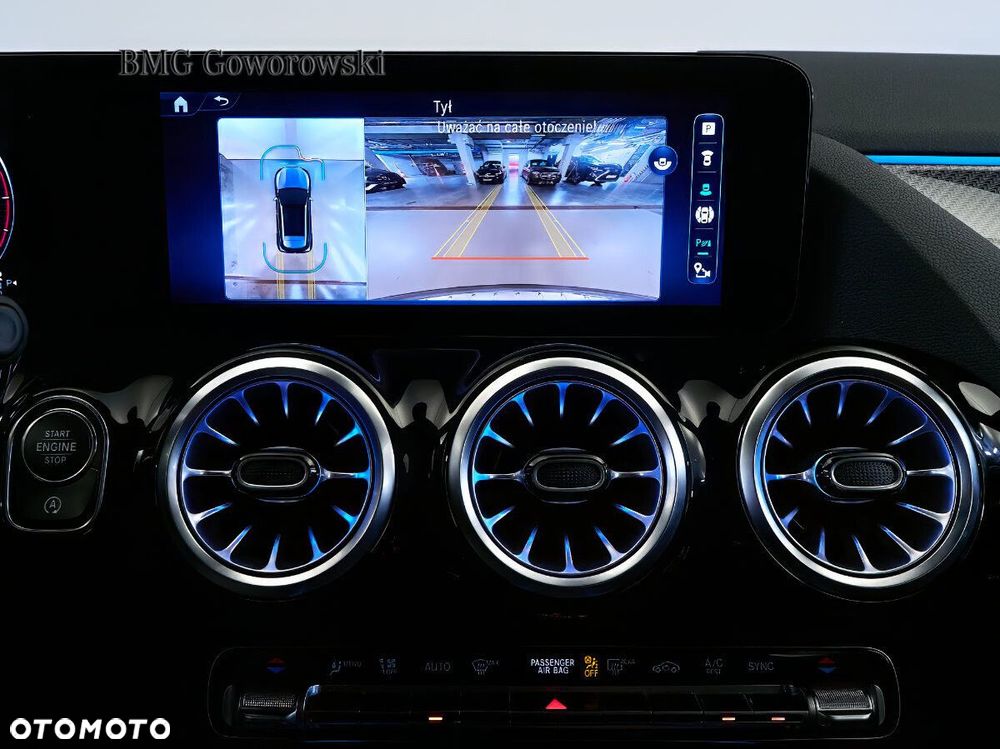 Mercedes-Benz GLA - 12