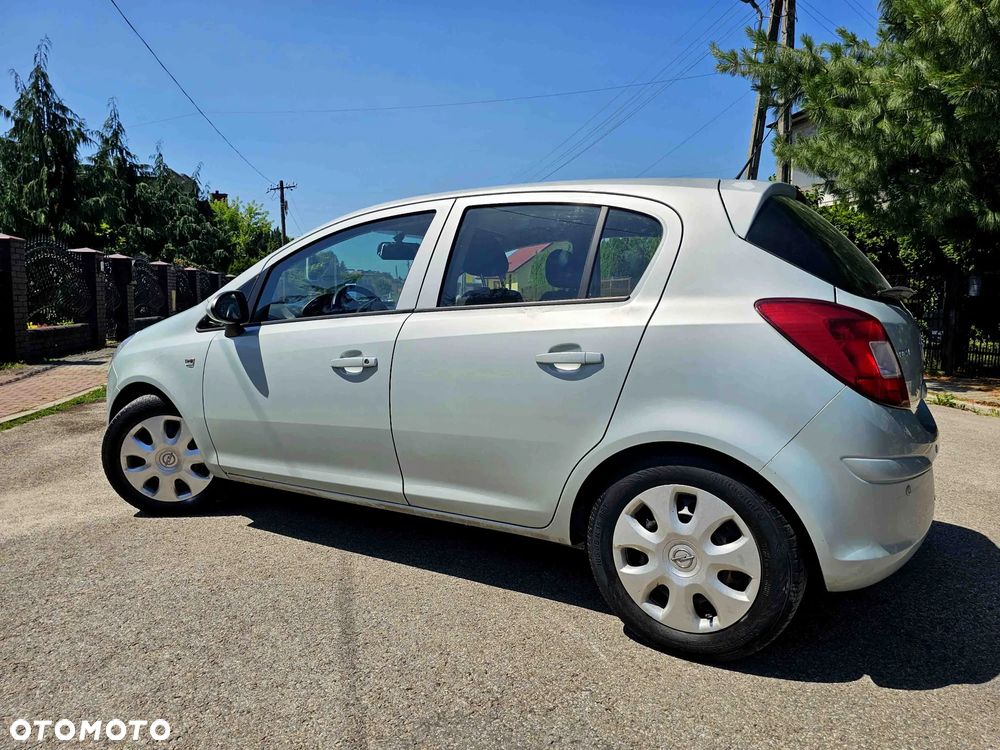 Opel Corsa 1.4 16V Innovation - 6
