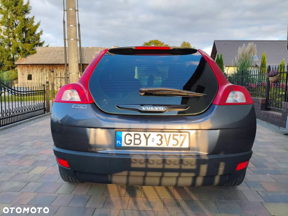 Volvo C30 2.0D Powershift Momentum - 5