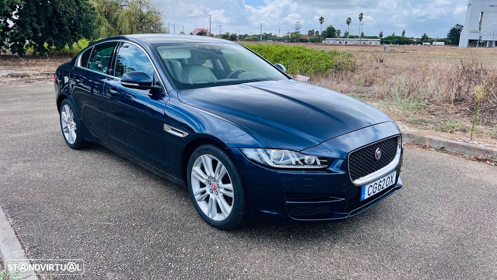 Jaguar XE - 10