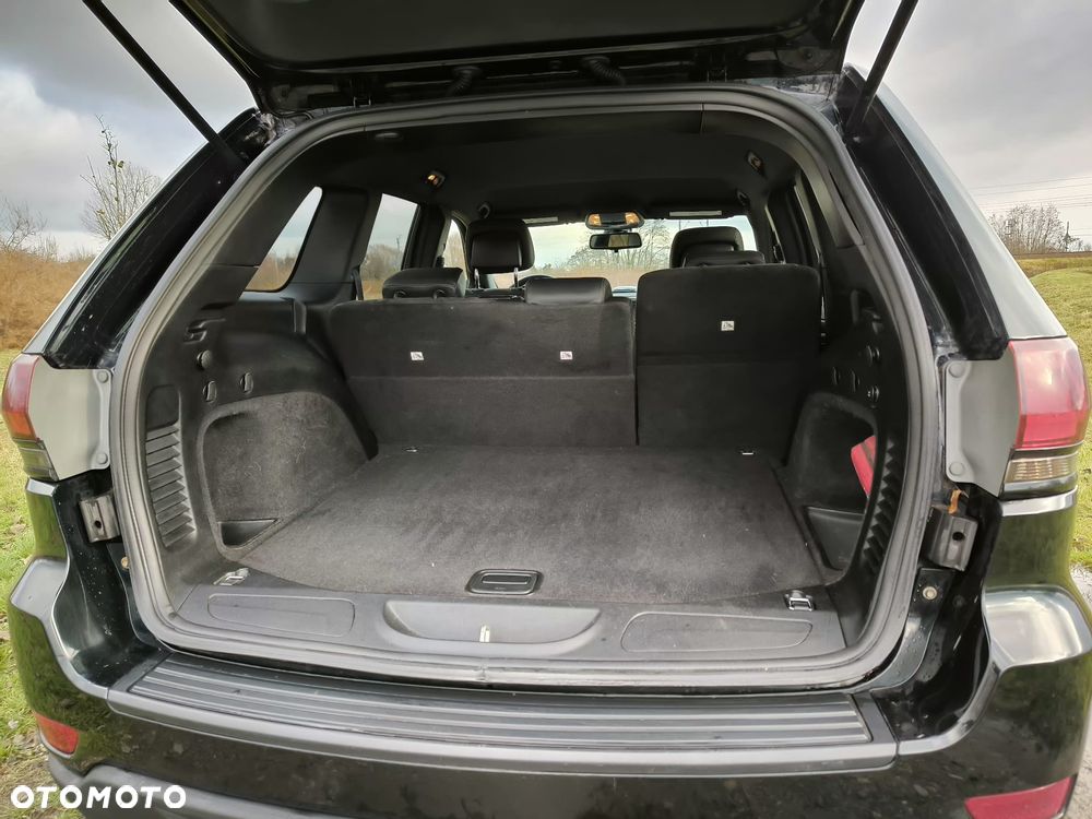 Jeep Grand Cherokee - 12