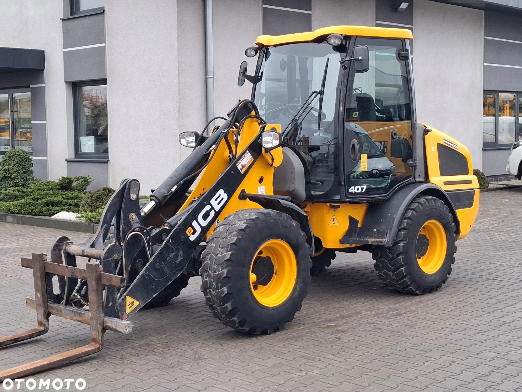 JCB 407 - 1