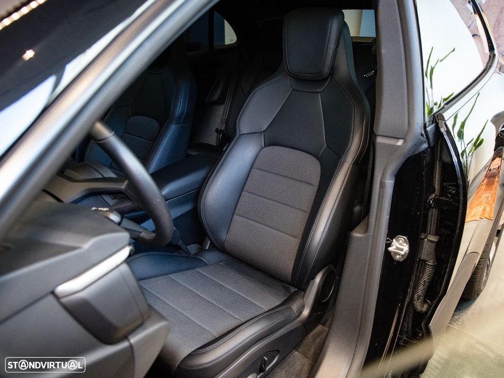 Porsche Macan Electric 4 - 20