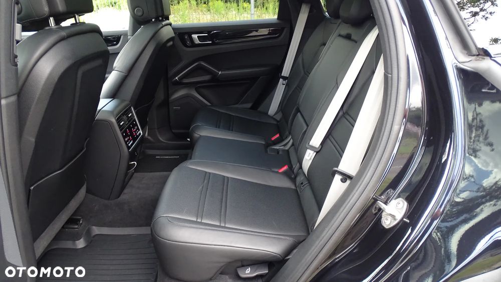 Porsche Cayenne E-Hybrid Platinum Edition - 16