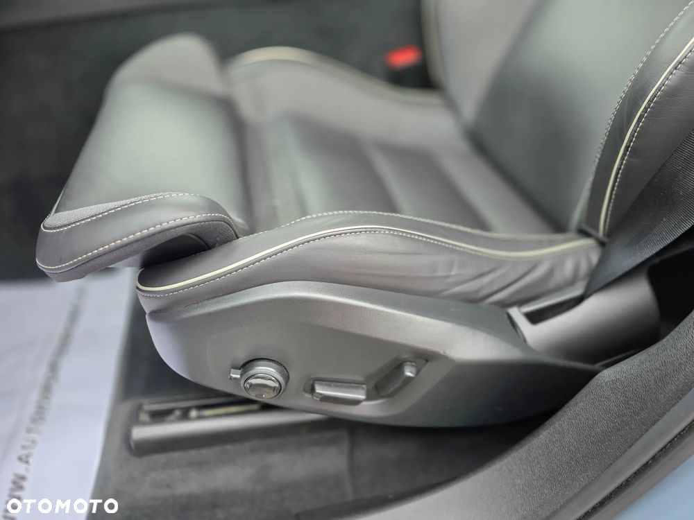 Volvo XC 60 B4 D AWD Plus Dark - 22