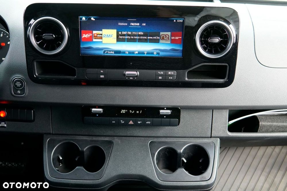 Mercedes-Benz Sprinter - 13