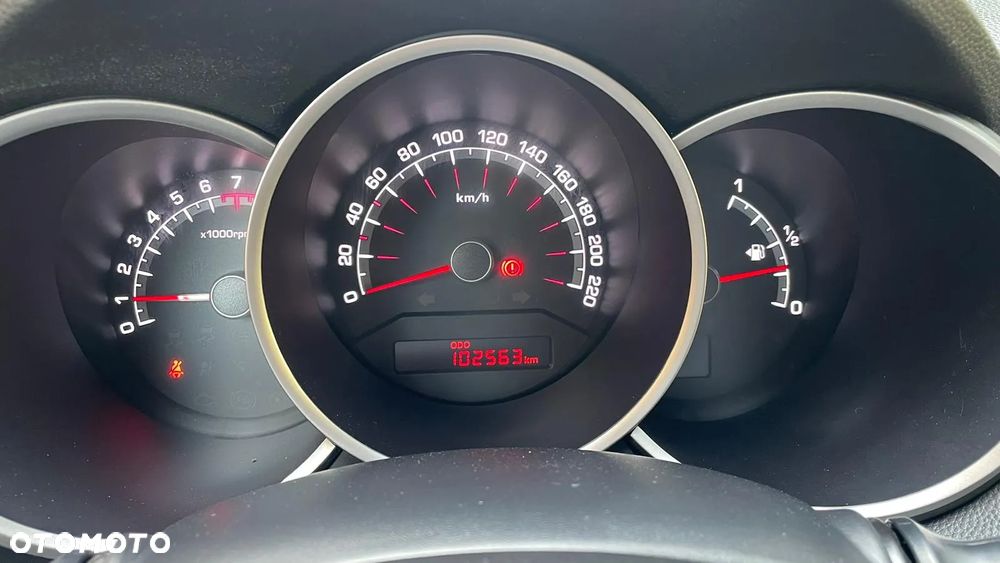 Kia Venga 1.4 CVVT Dream-Team Edition - 16