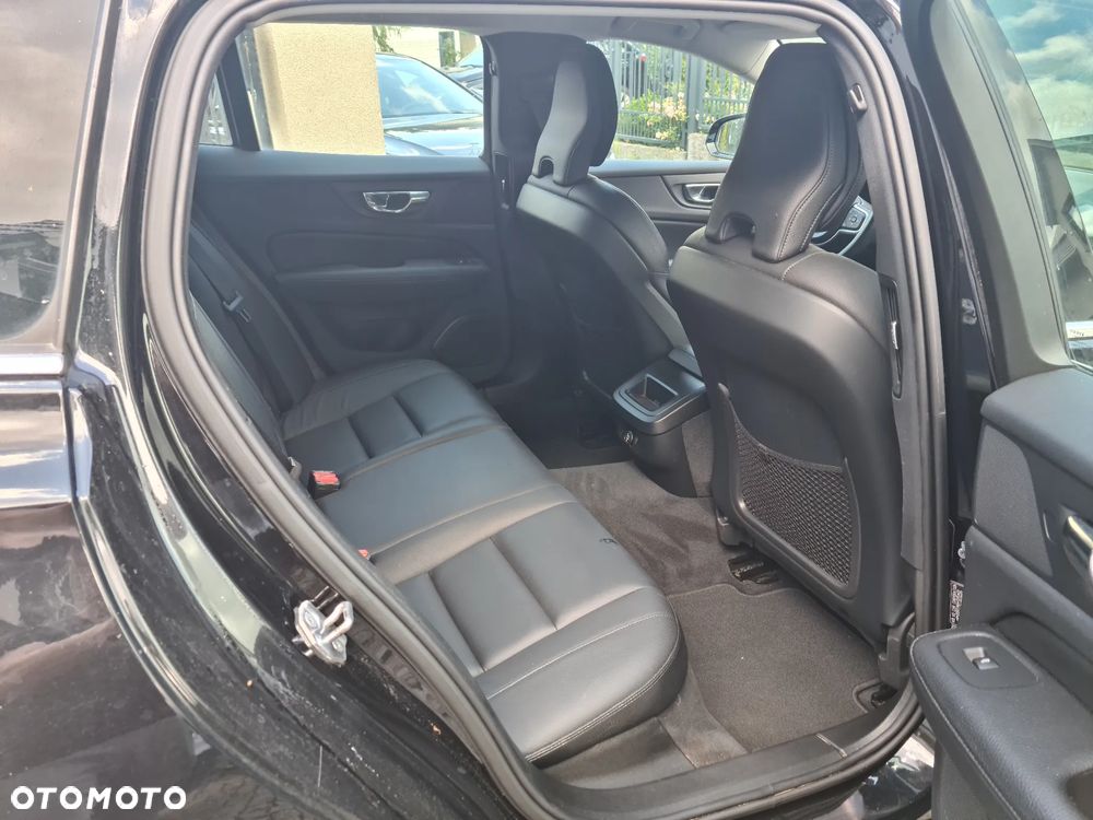 Volvo V60 D4 Drive-E Momentum - 33