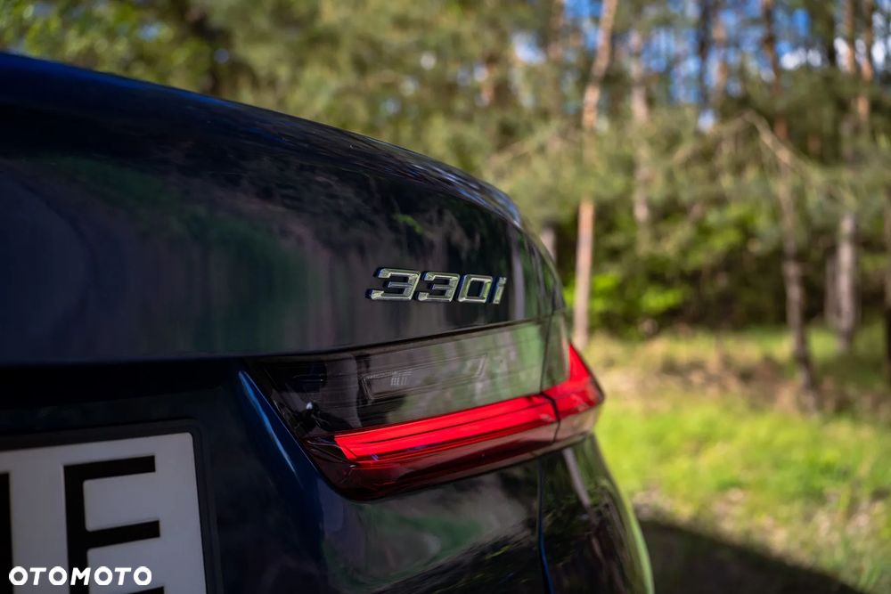 BMW Seria 3 330i Advantage sport - 9