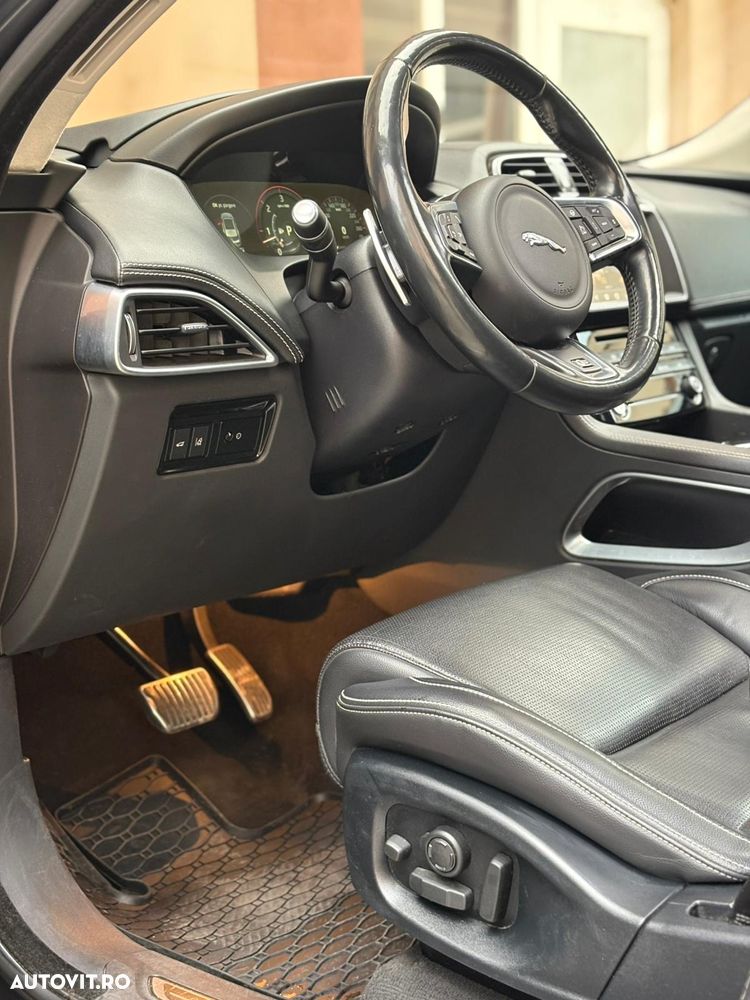 Jaguar F-Pace 30d AWD S - 10