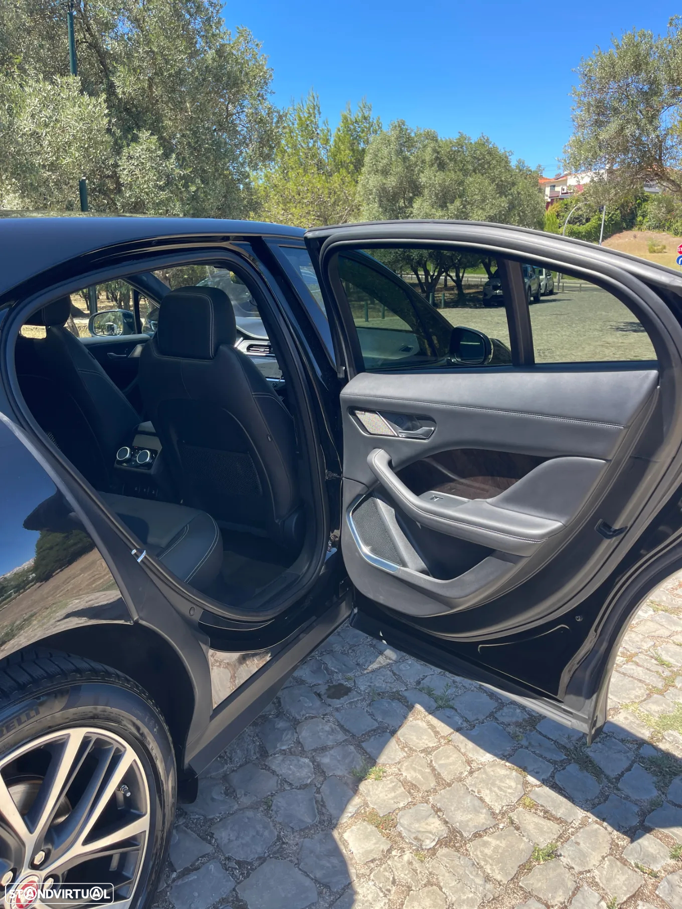 Jaguar I-Pace EV400 AWD First Edition - 30
