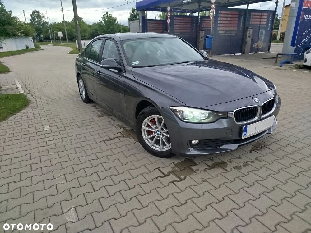 BMW Seria 3 318d DPF - 2