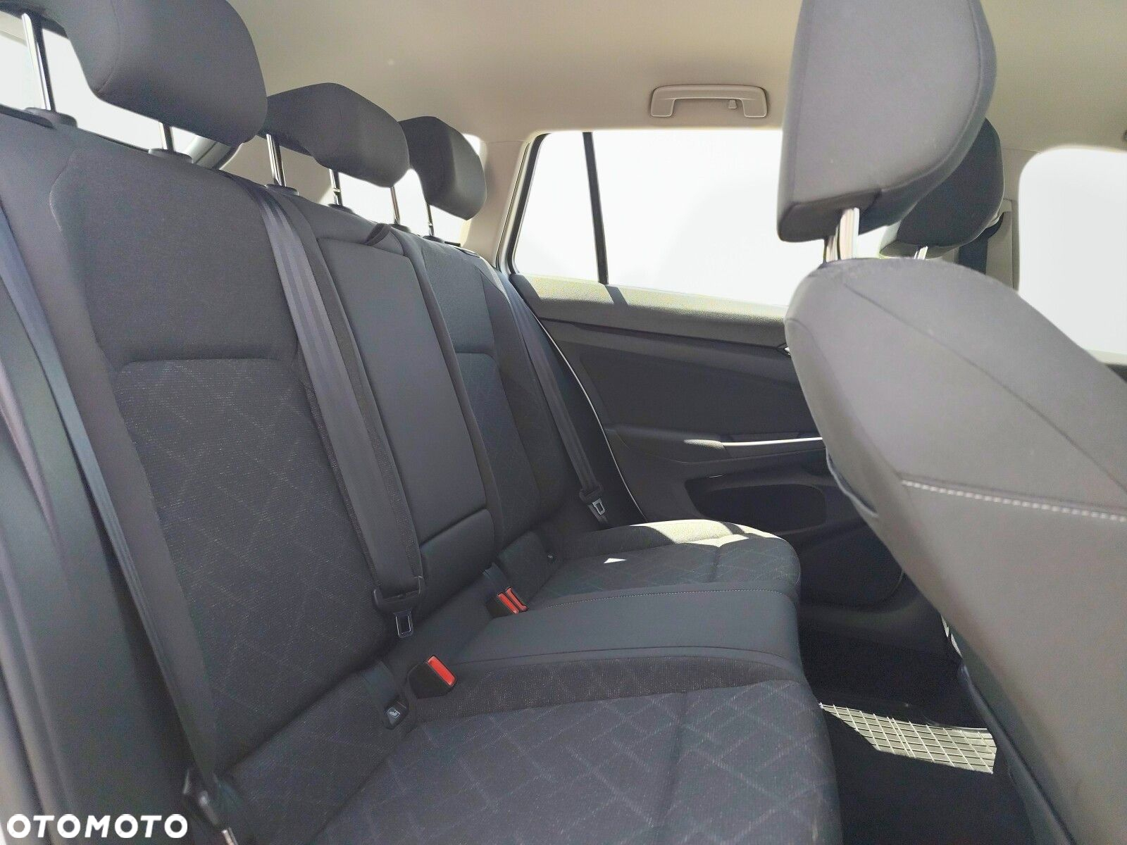 Volkswagen Golf - 18