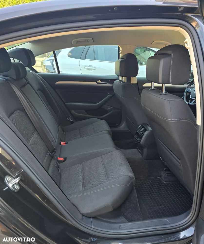 Volkswagen Passat 1.5 TSI ACT DSG Comfortline - 10