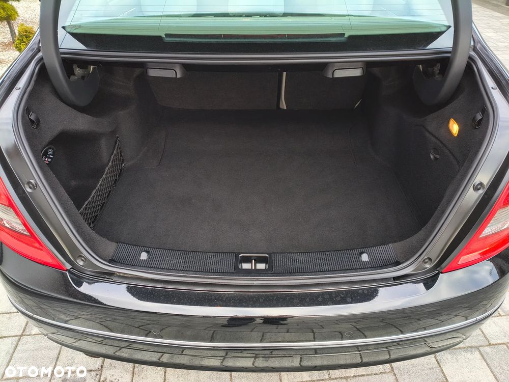 Mercedes-Benz Klasa C 180 Kompressor BlueEFFICIENCY Avantgarde - 15