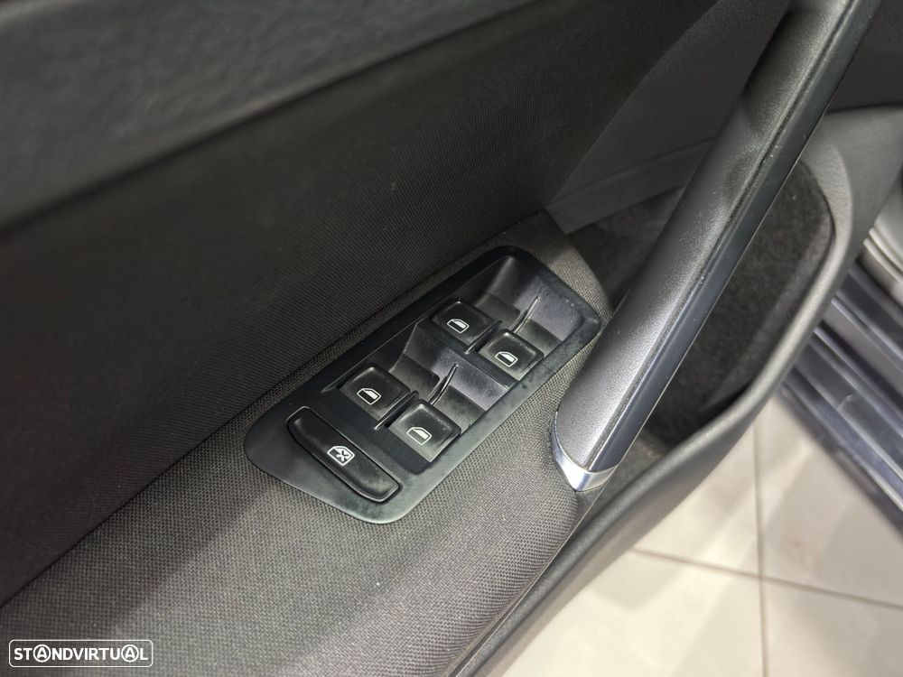 VW Golf 1.2 TSi Confortline - 23