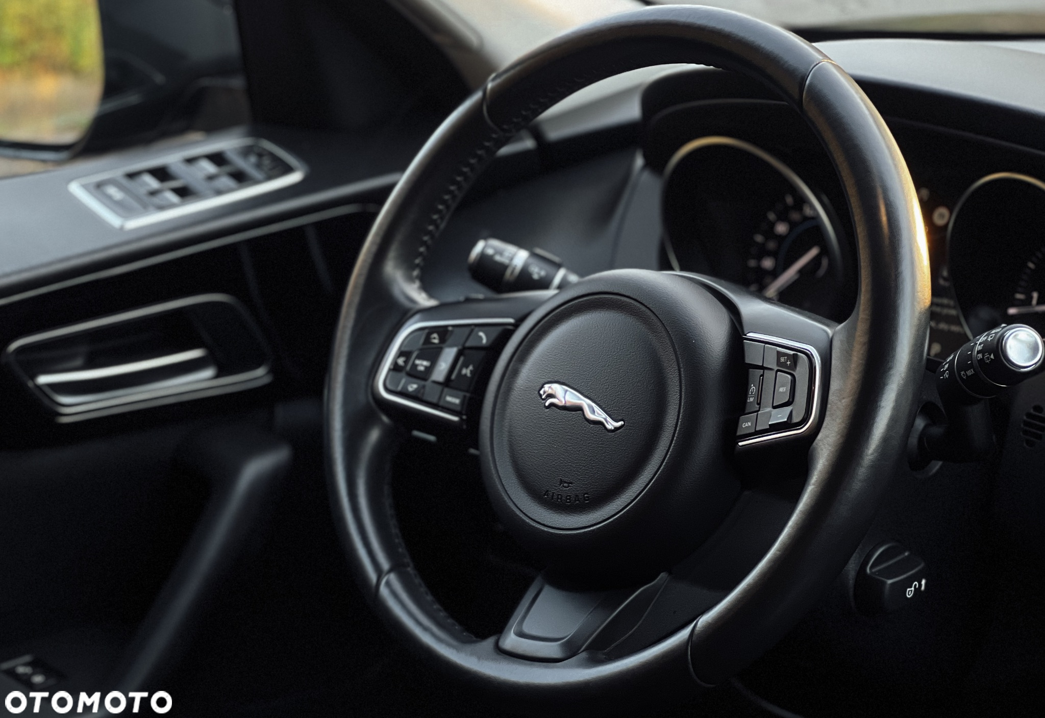 Jaguar F-Pace 20d AWD Prestige - 16