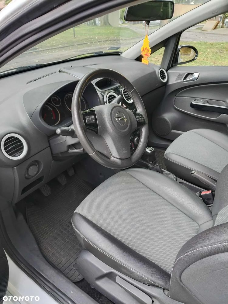 Opel Corsa 1.2 16V Limited Edition - 3