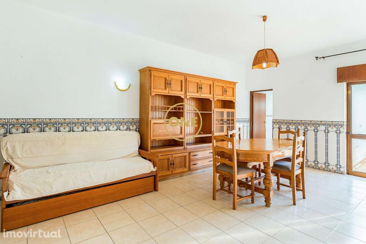 Apartamento T1+2 com piscina no rooftop, 5 min a pé da Praia do Peneco - Grande imagem: 3/24