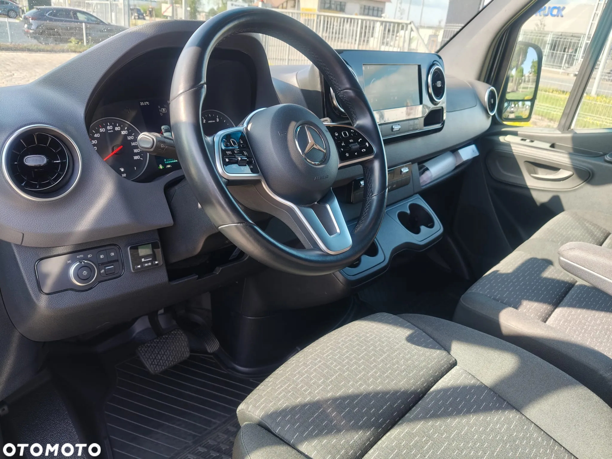 Mercedes-Benz Sprinter 319 Furgon L4H2 - 11