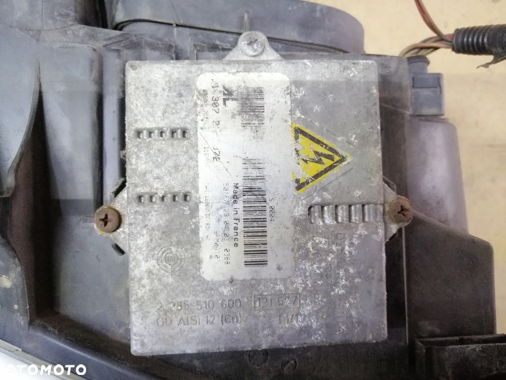 Volkswagen Touran Caddy lampy przód Xenon komplet - 10