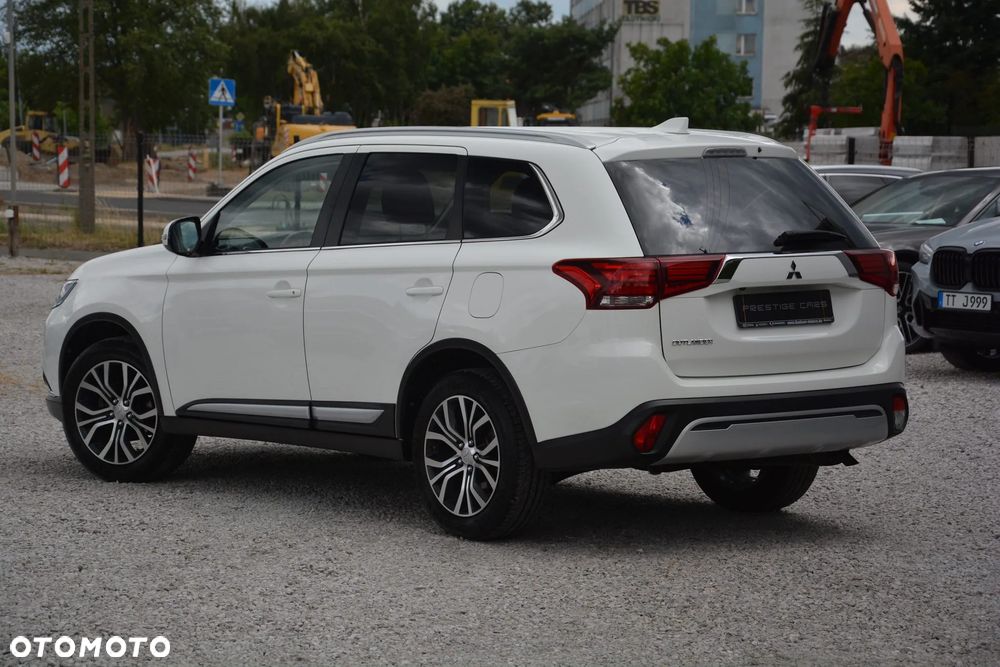 Mitsubishi Outlander - 10