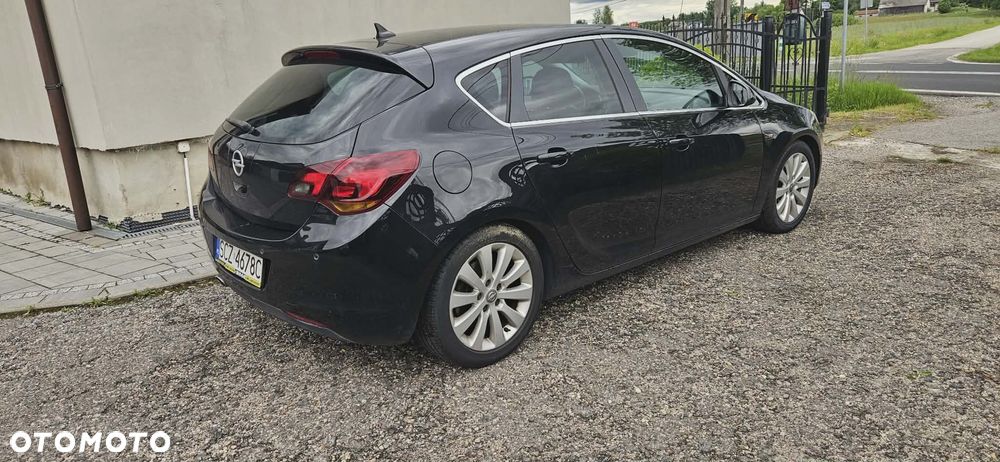 Opel Astra 1.6 T Cosmo - 4