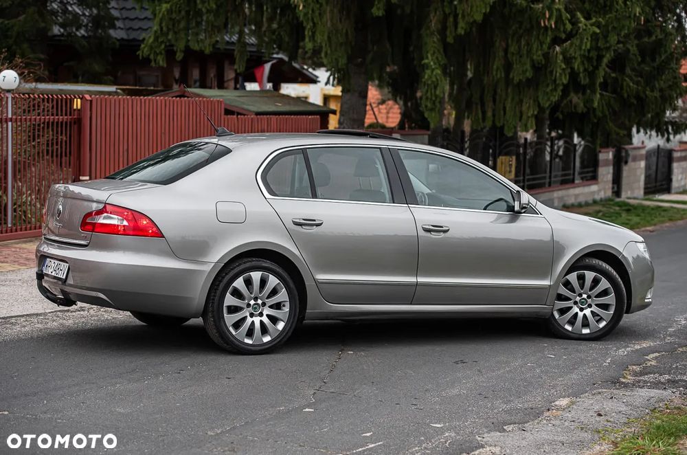 Skoda Superb 2.0 TDI DSG Elegance - 18