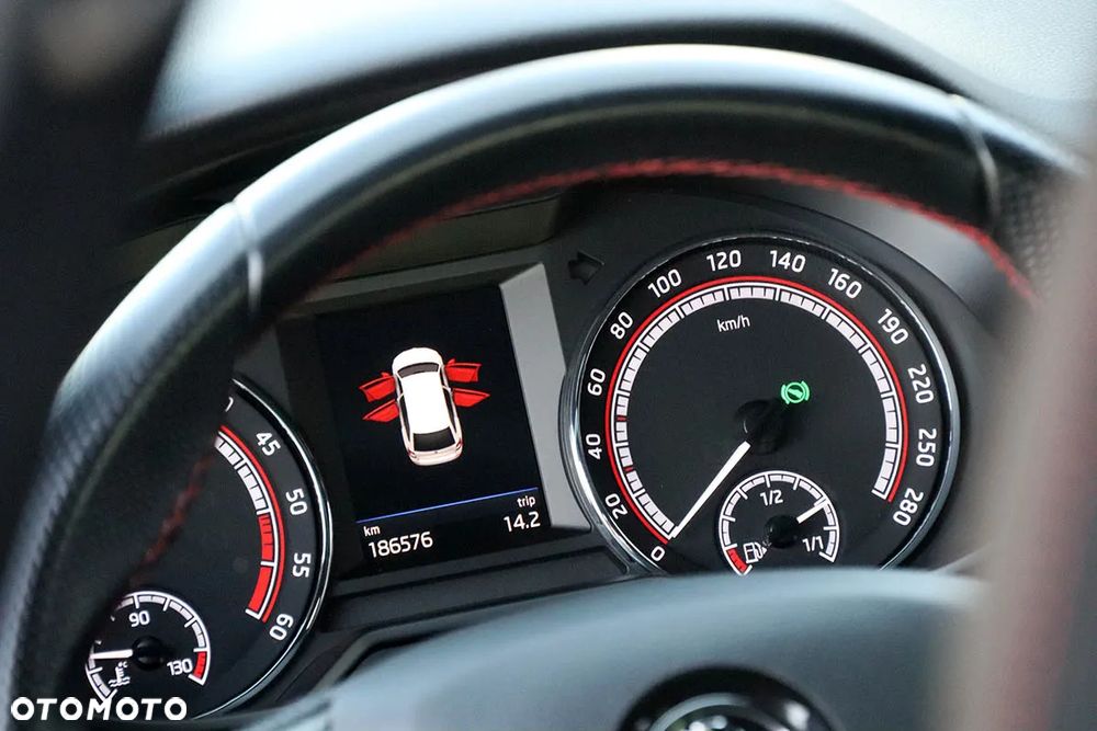 Skoda Octavia 2.0 TDI SCR 4x4 RS DSG - 30