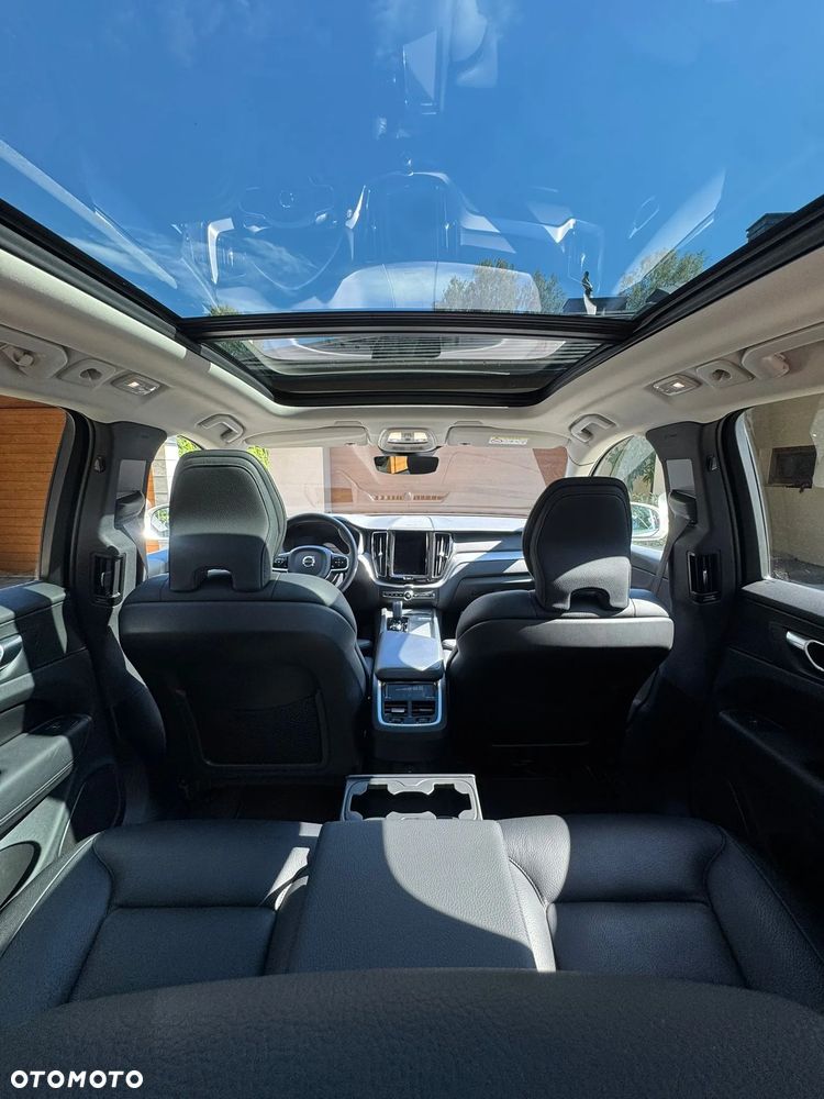 Volvo XC 60 B5 B AWD Ultra Bright - 11