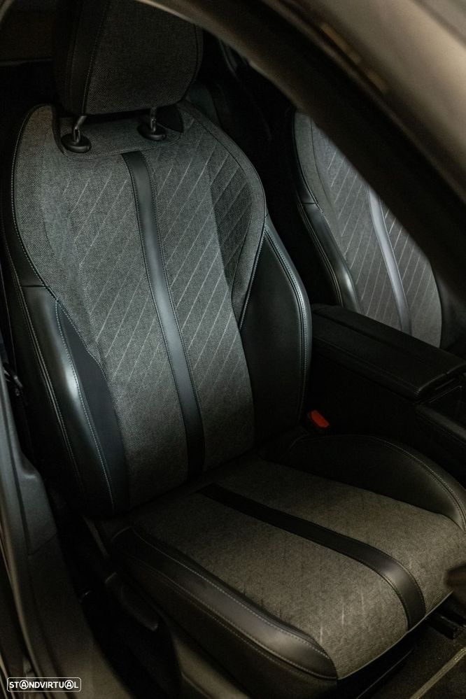 Peugeot 408 1.6 Hybrid Allure e-EAT8 - 18