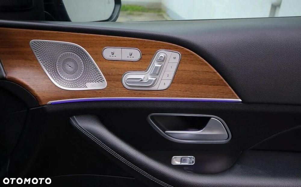 Mercedes-Benz GLS - 21