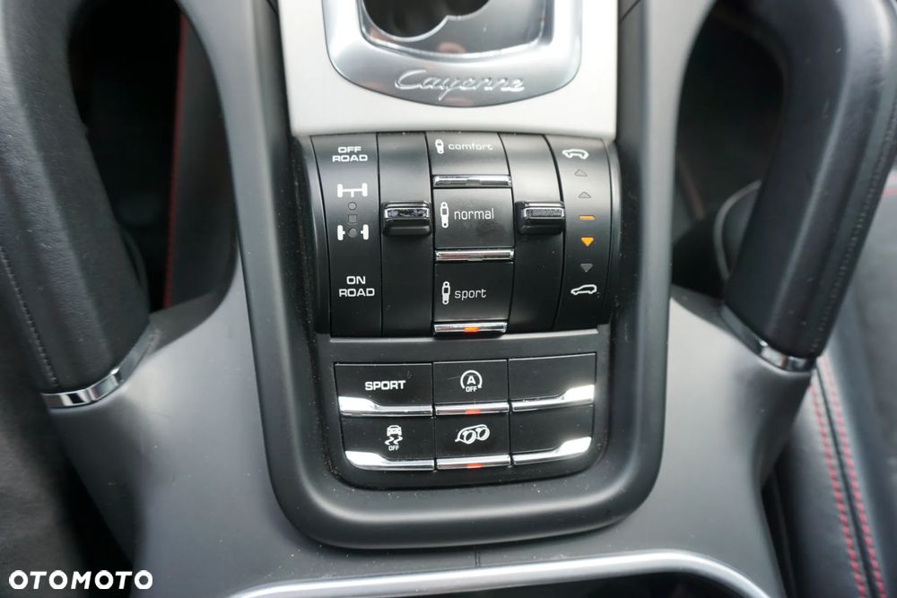 Porsche Cayenne GTS - 31