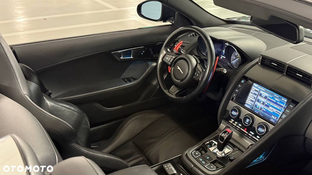 Jaguar F-Type R-Dynamic - 18
