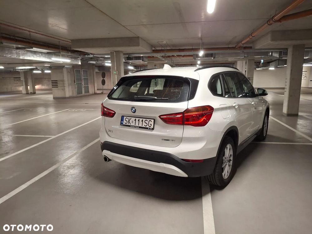 BMW X1 sDrive18i xLine - 3