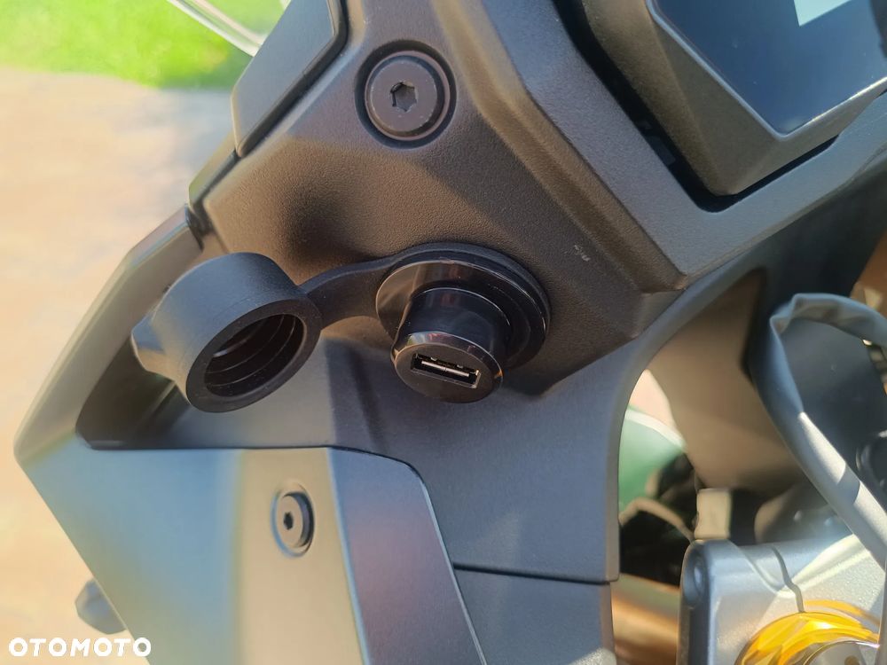 Suzuki GSX 1000 - 30