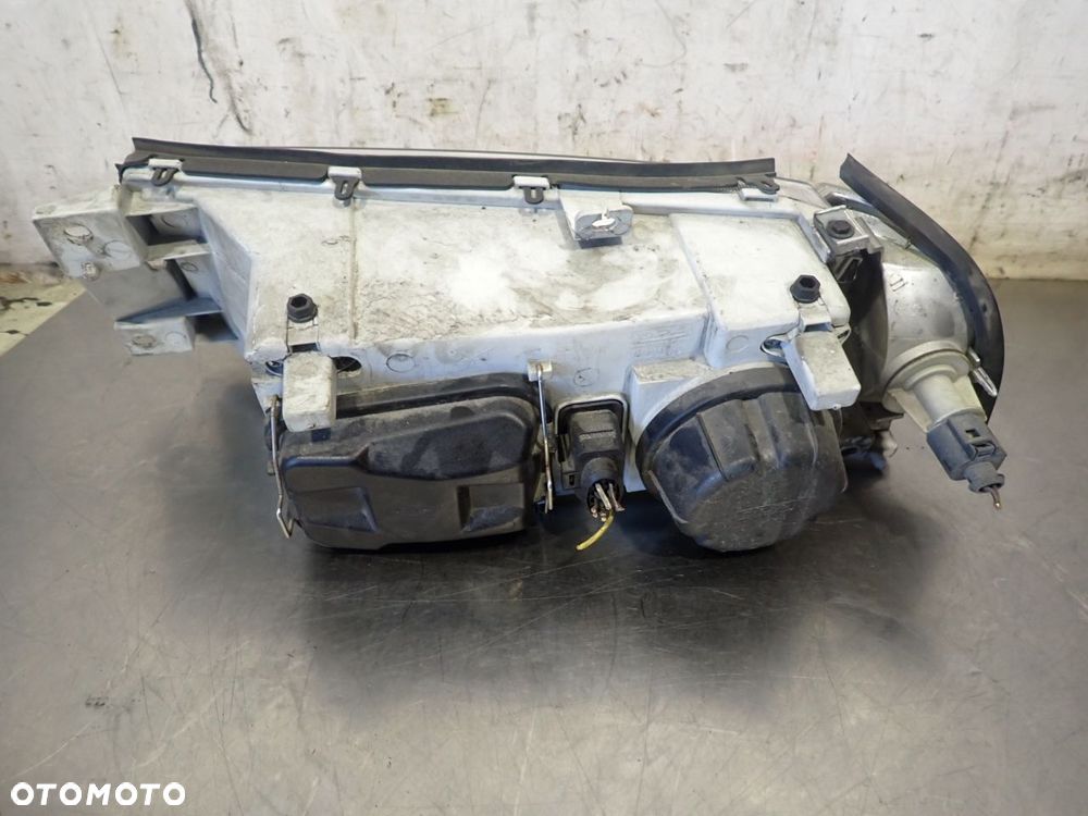 LAMPA PRAWA PRZEDNIA SKODA OCTAVIA I - 2