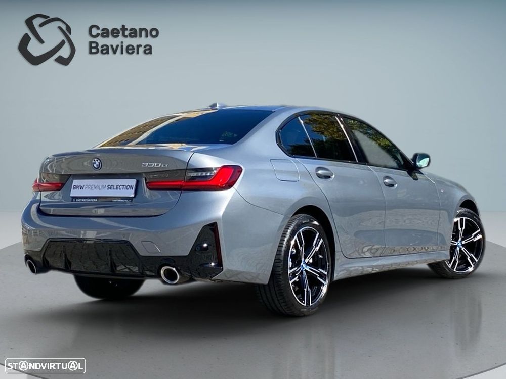 BMW 330 e Pack Desportivo M Auto - 2