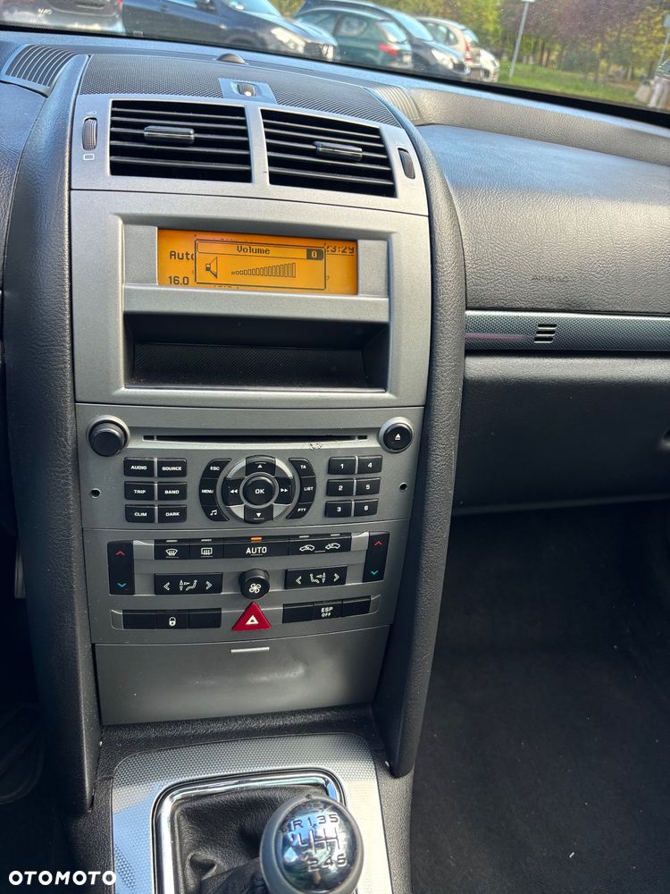Peugeot 407 - 26