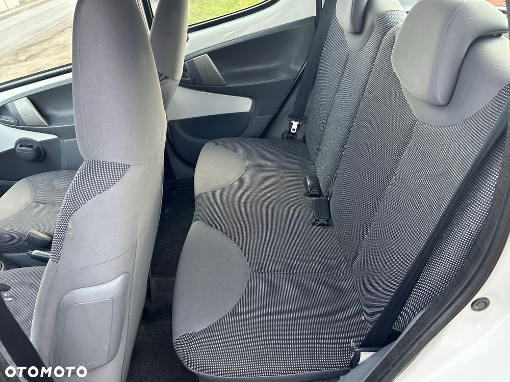 Peugeot 107 1.4 HDI Trendy - 12