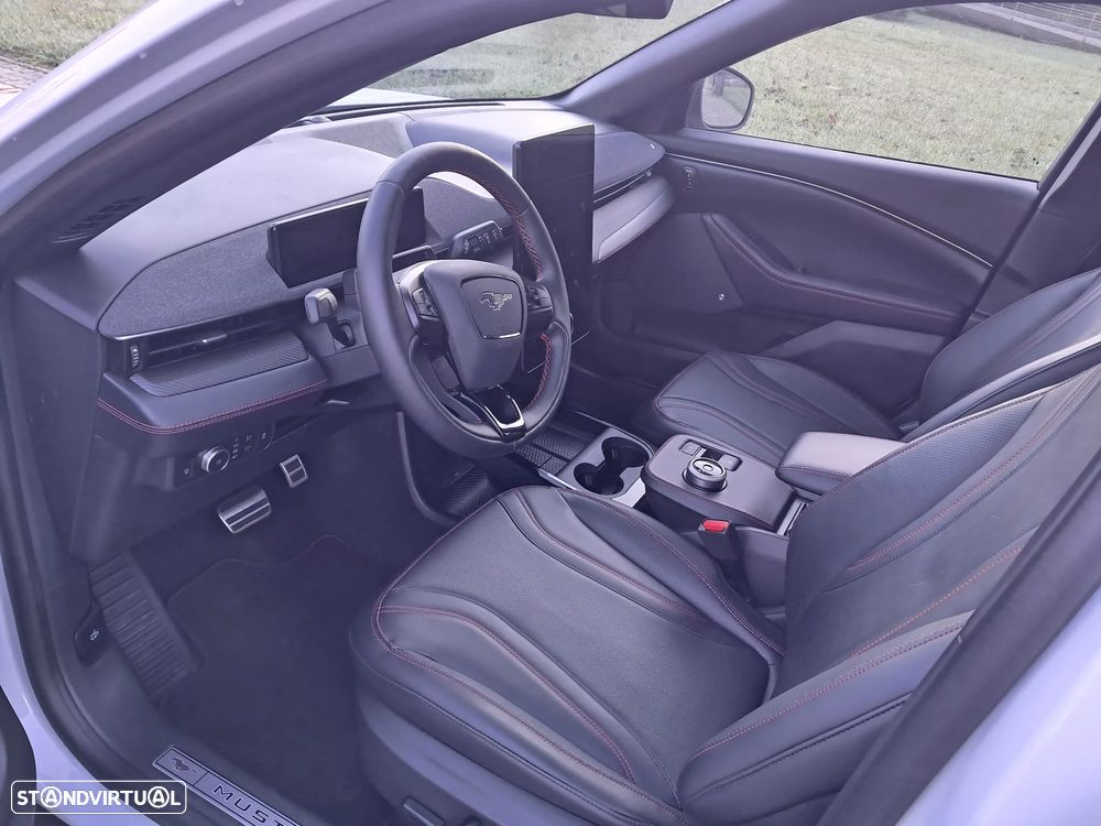 Ford Mustang Mach-E Premium - 13