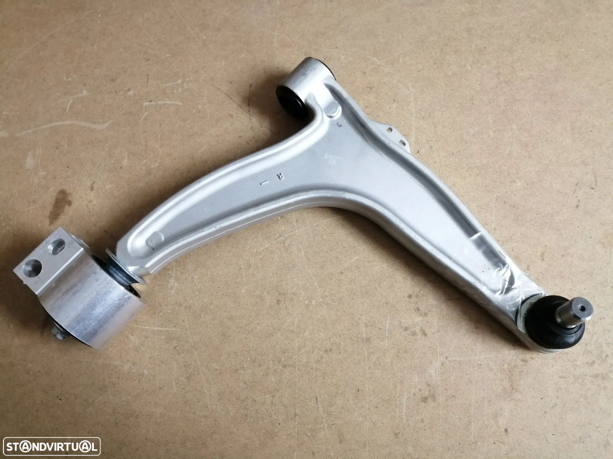 Braço / Braços de Suspensão ( NOVO ) - Opel Vectra C e Fiat Croma  e Saab 9-3 - 1