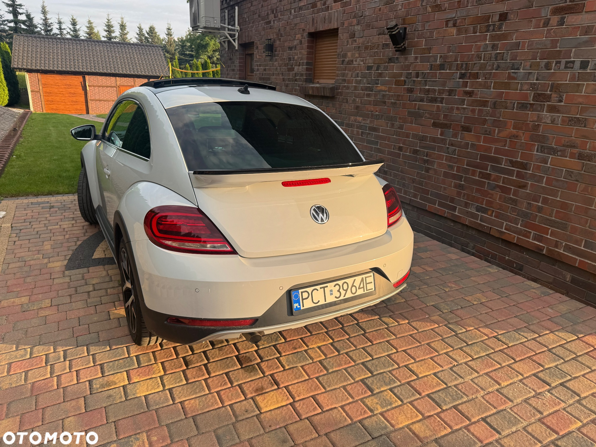 Volkswagen Beetle The 2.0 TDI DPF Blue Motion Technologie Dune - 8