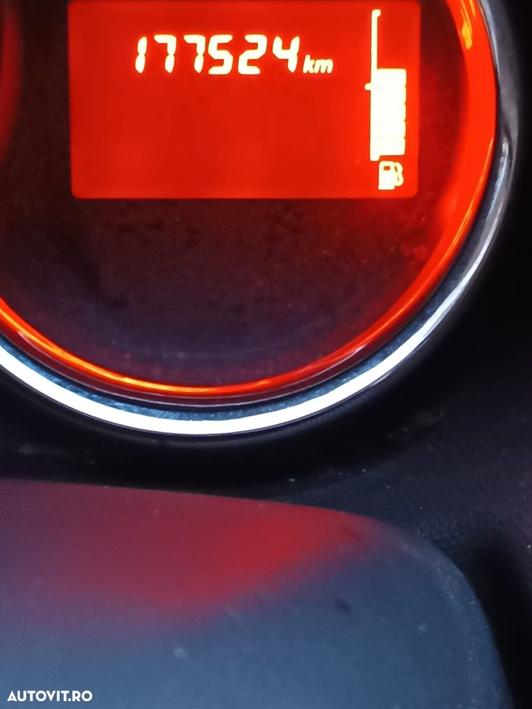 Dacia Duster 1.5 dCi 4x4 Laureate - 8