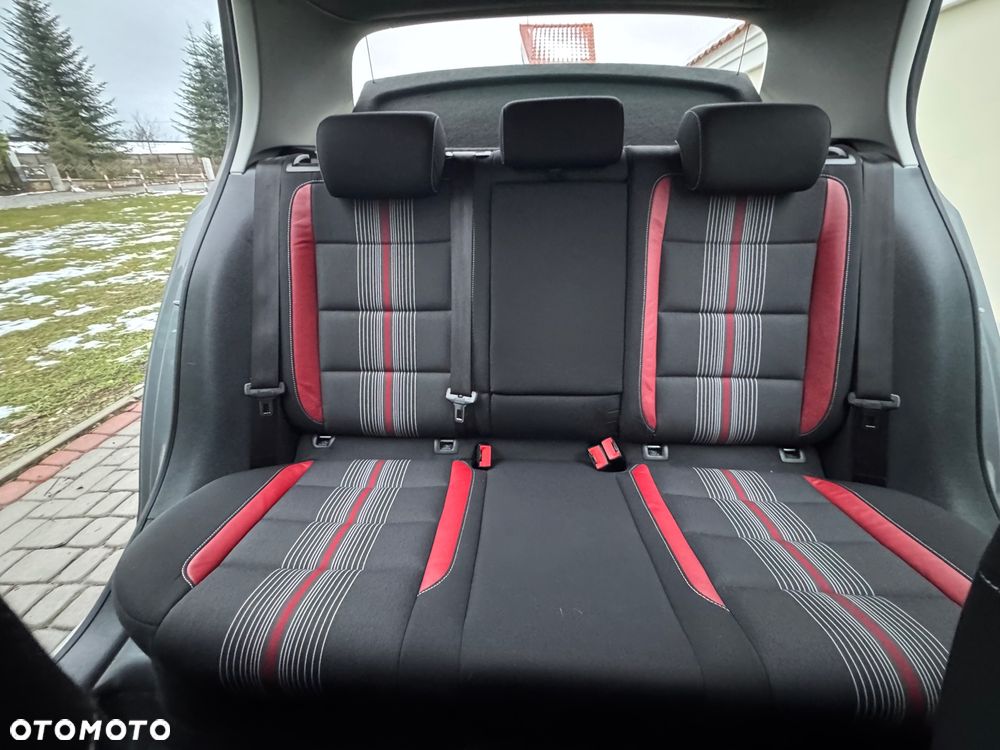 Volkswagen Golf - 15