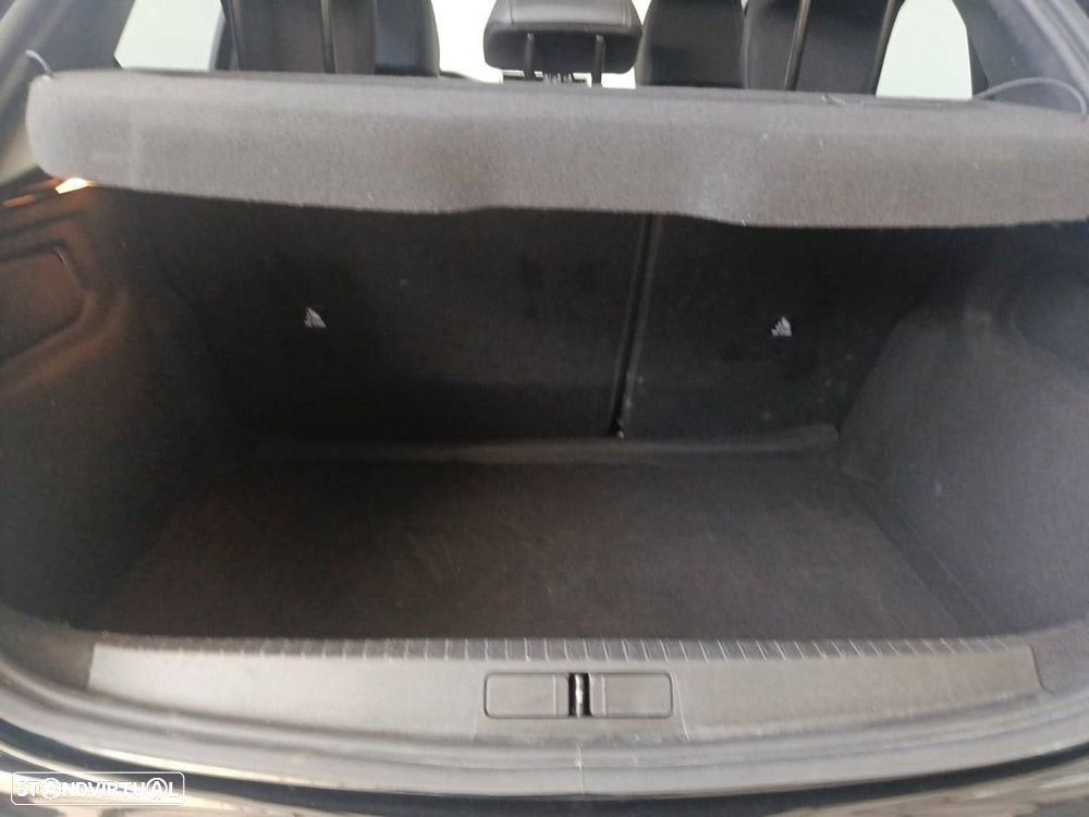 Peugeot 208 1.2 PureTech Allure EAT8 - 6