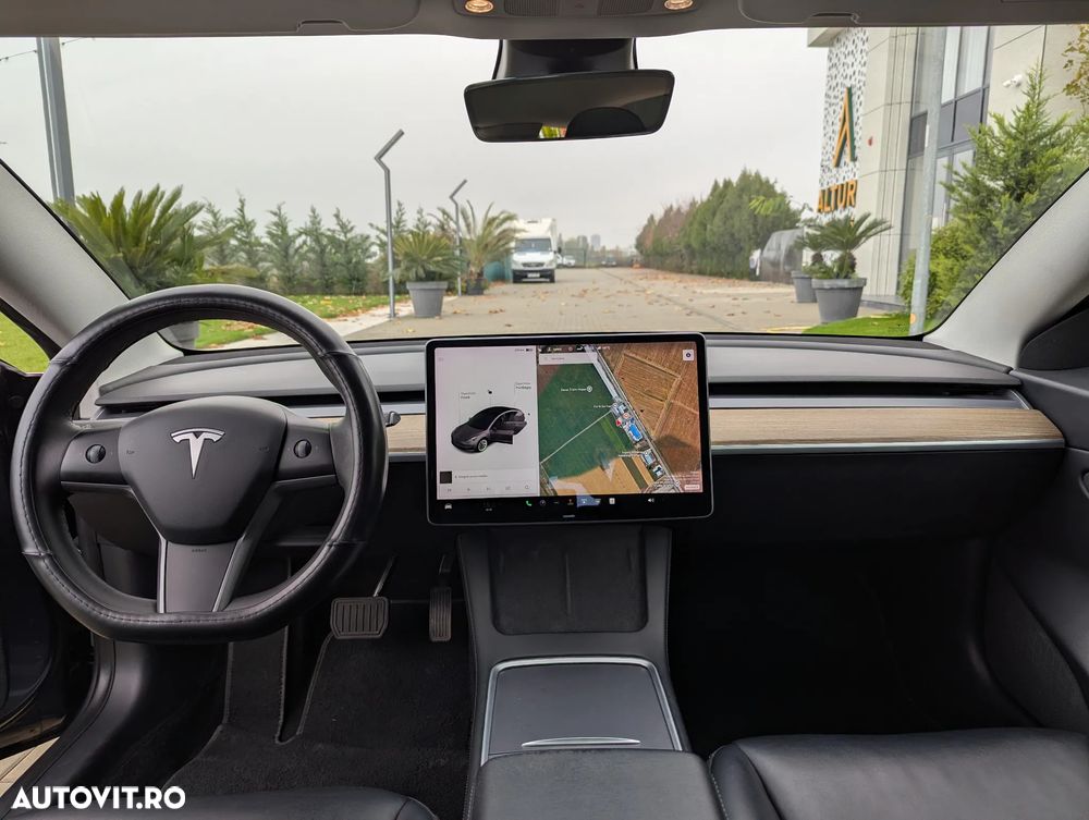Tesla Model 3 - 31
