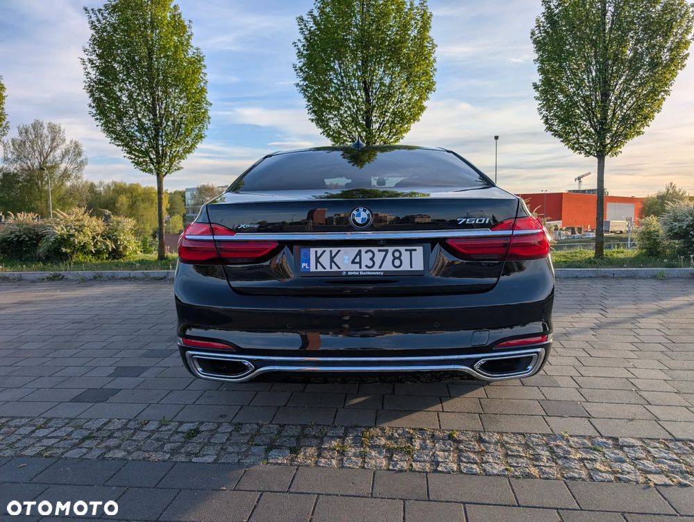 BMW Seria 7 750i xDrive - 3